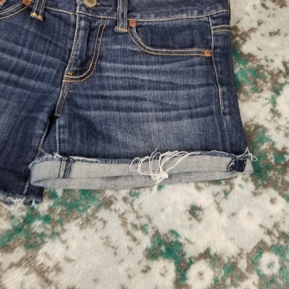 American Eagle| dark wash streach Jean shorts
6 - Picture 2 of 7